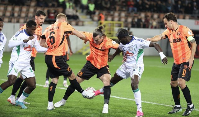 Çaykur Rizespor'da Çorum FK Şoku! Öne Geçtiği Maçta İki Önemli Seriyi Birden Kaybetti