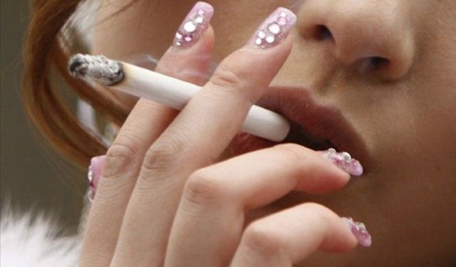 Elektronik Sigara Kullananlar Dikkat! Uzman Doktor Akciğerlerdeki Büyük Tehlikeyi Açıkladı