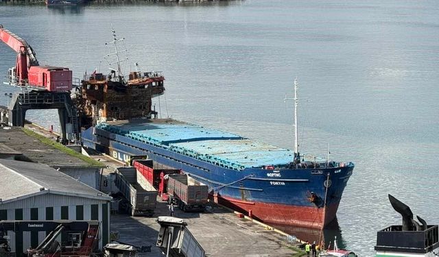 Giresun'da Hasarlı Gemiden Yayılan Koku Endişe Yarattı!