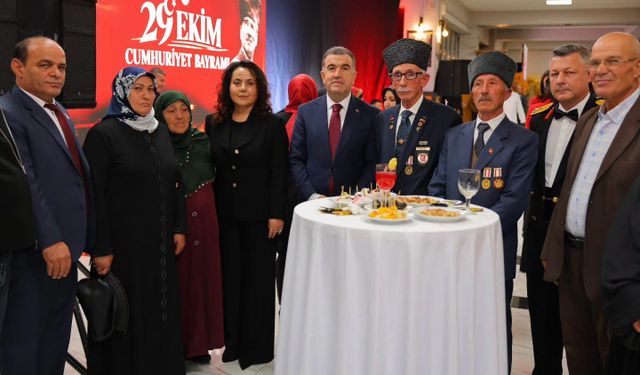 Bayburt'ta Cumhuriyet'in 103'üncü yılı dolayısıyla resepsiyon düzenlendi