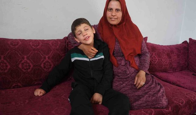 Dünyayı bulanık gören Ömer'in ameliyat sonrası bakın neler söyledi!