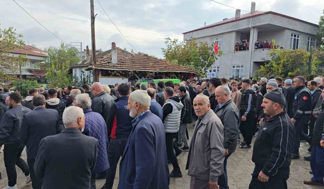 İstanbul'da iş kazasında ölen genç, Samsun'da toprağa verildi