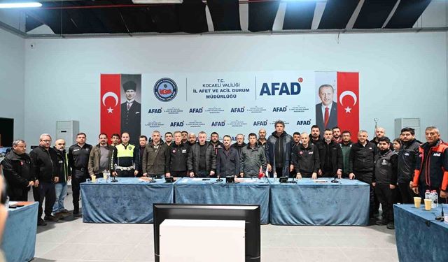 Kocaeli'de sağanak sonrası kriz merkezinde değerlendirme toplantısı