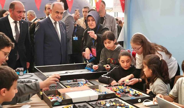 Ordu'da öğrencilerin bilim şenliği başladı: 30 atölyede 3 bin kişiye ulaşılması hedefleniyor