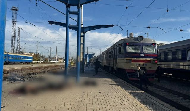 Rus ordusundan Dnipro'da tren istasyonuna saldırı: 13 ölü, 10 yaralı