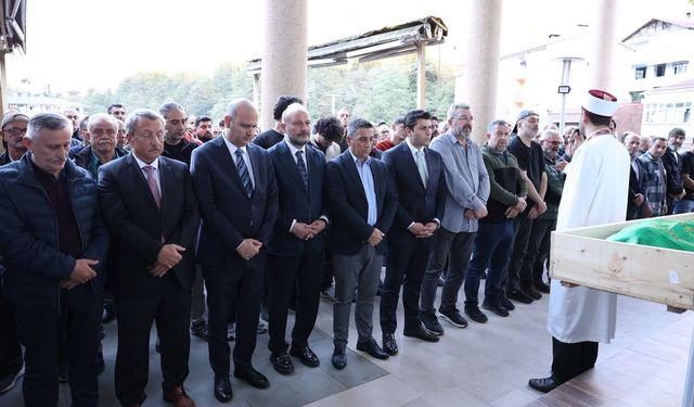 AK Parti Genel Başkan Yardımcısı Ömer İleri'nin Acı Günü! Rize'de Son Yolculuğuna Uğurlandı