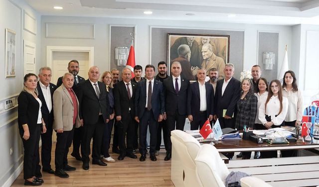 Trabzon'da Dikkat Çeken Güç Birliği! Ahmet Kaya'dan "Omuz Omuza Yürüyeceğiz" Mesajı
