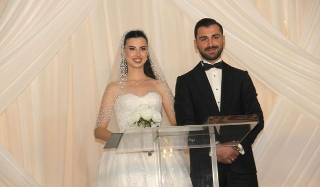 Trabzon'da Siyaset ve İş Dünyası Bu Düğünde Buluştu: Nikâhı Ahmet Metin Genç Kıydı!