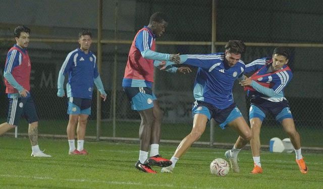 Rizespor'da Gözler 4 Kritik Maçta! İç Sahadaki Kötü Seri Bitecek mi?