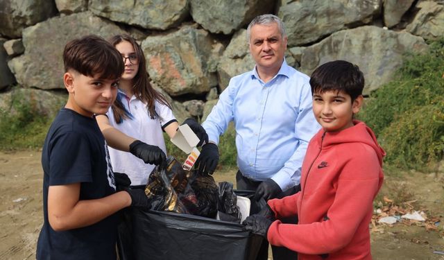 Yomra’da Çevre Seferberliği: Başkan Bıyık Öğrencilerle Çöp Topladı