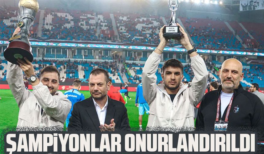 Türk Telekom eSüper Lig ve TESFED Türkiye Kupası Şampiyonu Takım Onurlandırıldı