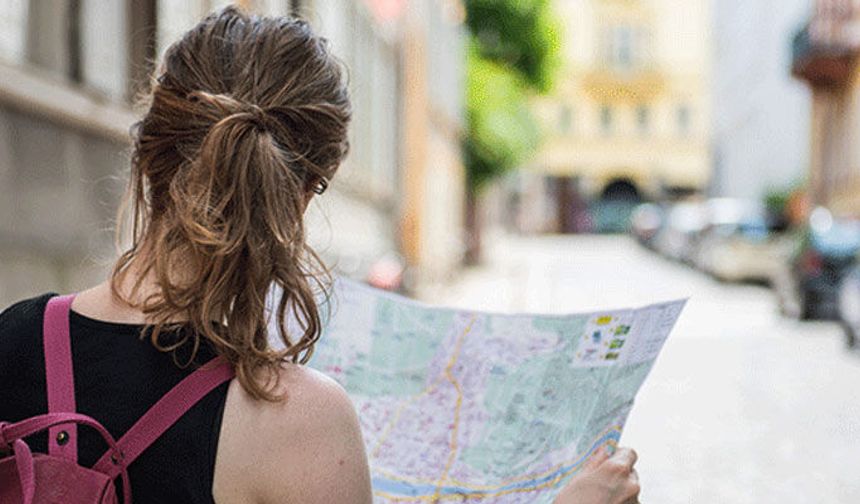 Savaş Ortasında Mahsur Kaldılar: Turistler Bağış Kampanyası Açıyor