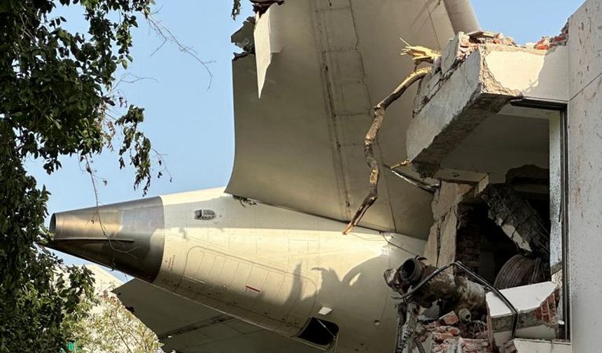 Hindistan'daki uçak kazasından sağ çıkan tek kişi konuştu