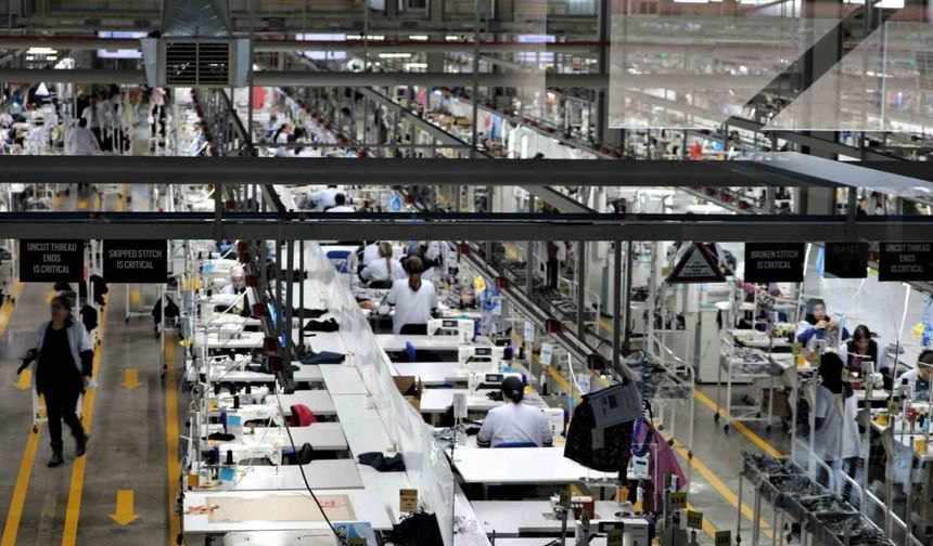 Sanayi üretimi yıllık yüzde 3,3 arttı
