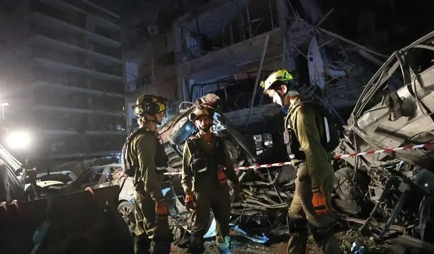 Tel Aviv'de Kâbus Gecesi: İran Füzeleri 9 Bina Yıktı, 3 Ölü, 91 Yaralı