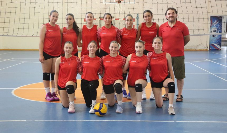 Rize’nin Yıldız Kızları Yarı Final İçin Gün Sayıyor