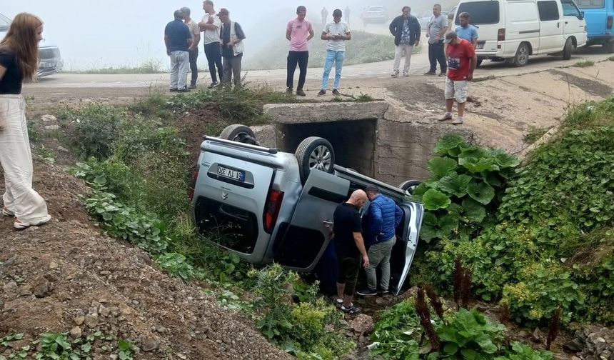 Yayla Yolunda Trafik Kazası! Araç Devrildi...