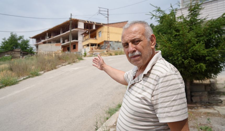 Bayburt Kalesi’nin Önüne Yapılan Beton Bina Tepki Çekti