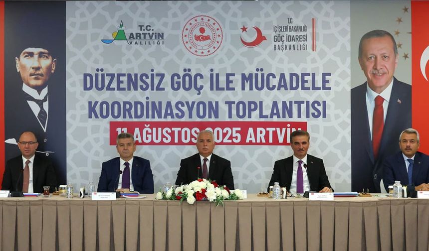 Karadeniz’in 5 İl Valisi Düzensiz Göçle Mücadele İçin Artvin’de Buluştu