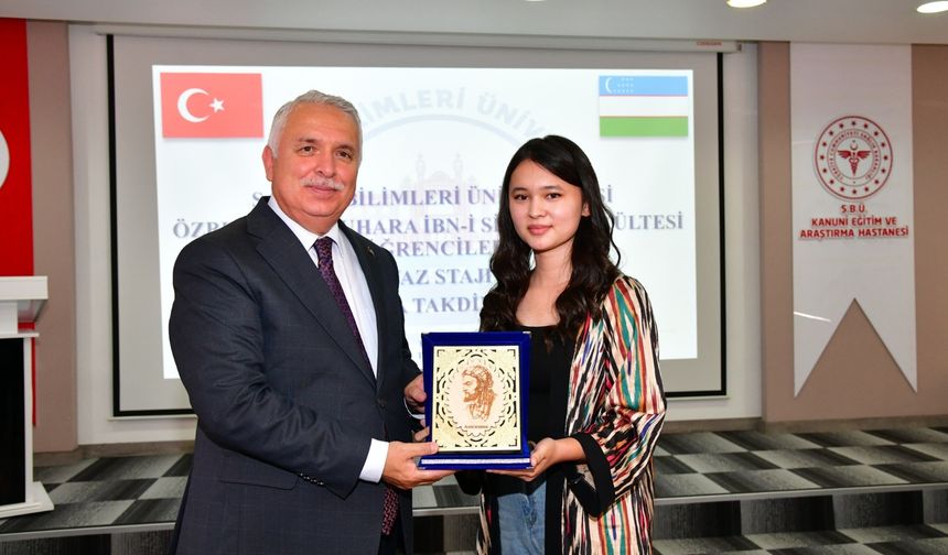 Özbekistanlı Tıp Öğrencileri Trabzon’daki Yaz Stajını Tamamladı! Sertifika Töreni Düzenlendi