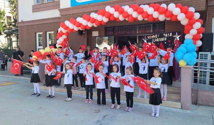 Vezirköprü’de İlköğretim Haftası kutlaması