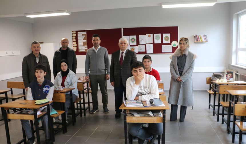 Of Milli Eğitim Müdürü Kabahasanoğlu'ndan vefat eden öğrencinin okuluna ziyaret