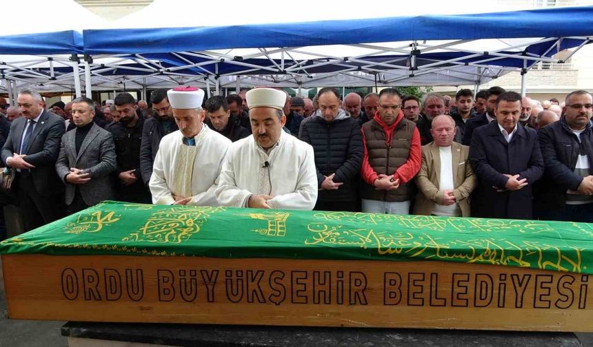 Ordu’da göçük altında kalan kamyon şoförü toprağa verildi