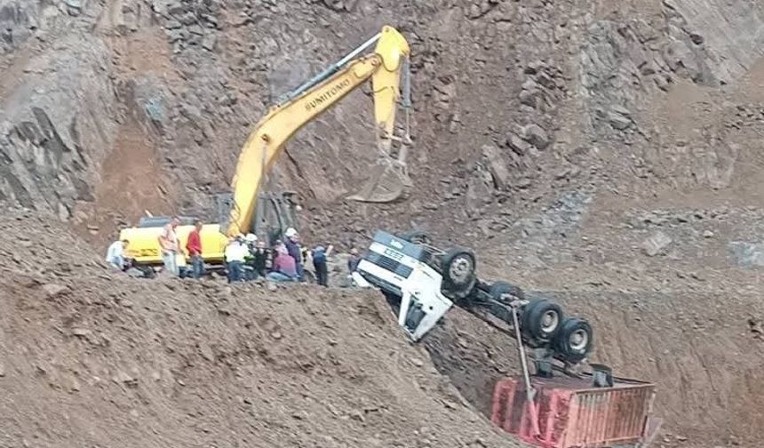 Ordu’da taş ocağında kamyon devrildi, sürücü hayatını kaybetti