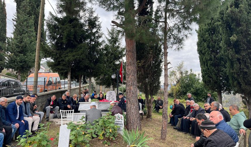 30 Yıl Sonra Aynı Yerde: Akçaabatlı Şehit Er İbrahim Seyis Dualarla Anıldı