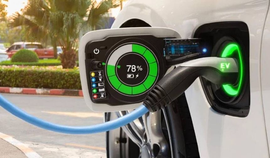 Elektrikli Araçlarda O Sınır Kalkıyor: 5 Dakikada 1400 Km