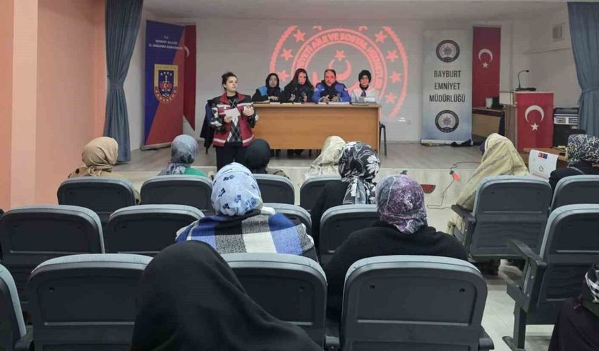 Arpalı'da 'Birlikte Güçlü Bir Aileyiz' projesi veli ve öğretmenlere anlatıldı