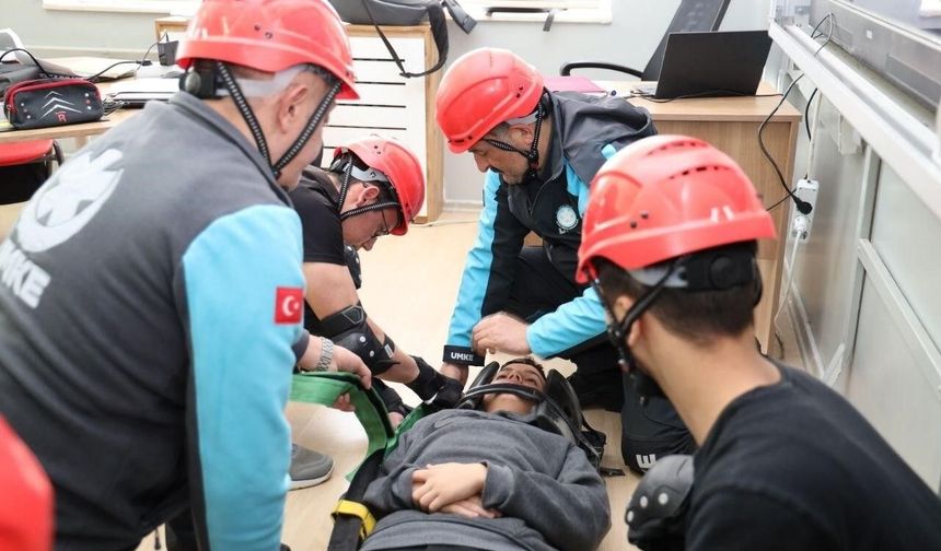 Deprem Haftası: Okullarda tahliye tatbikatı