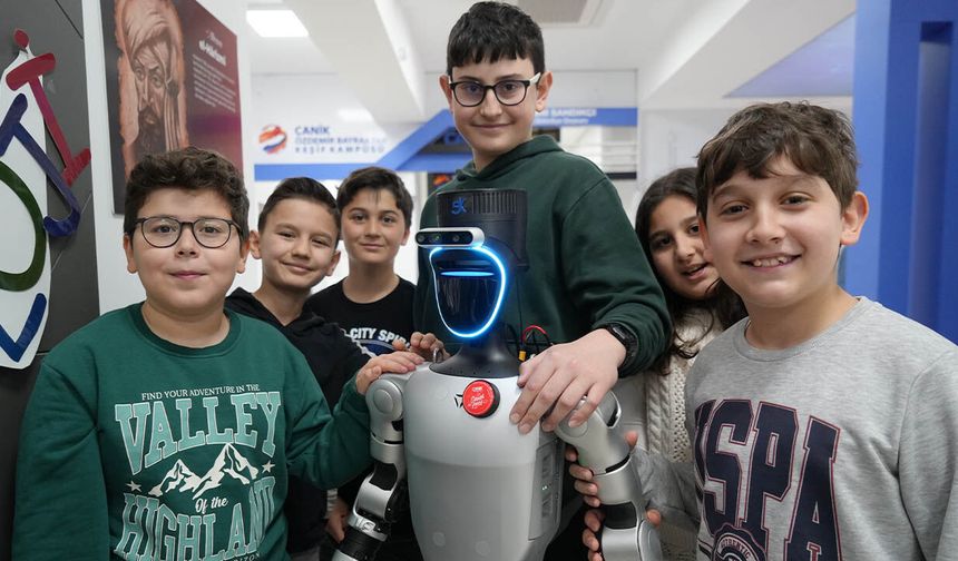 Nüfus Cüzdanlı Robot CANİKMAN Mesaiye Başladı