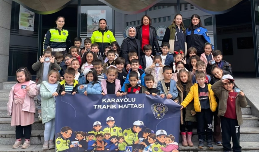 Trabzon’da Miniklere Trafik Dersi! Emniyet Müdürlüğü Kapılarını Açtı