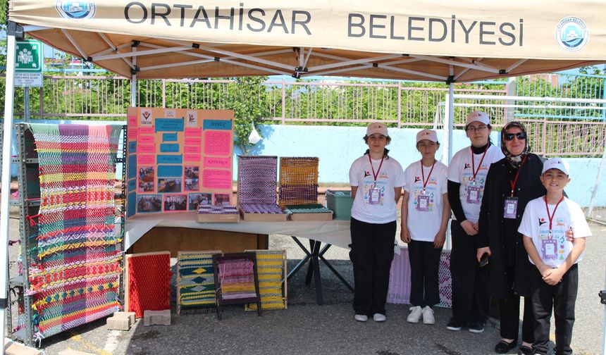 Vakfıkebir’de Öğrencilerin Hazırladığı Bilim Fuarı Büyük İlgi Gördü