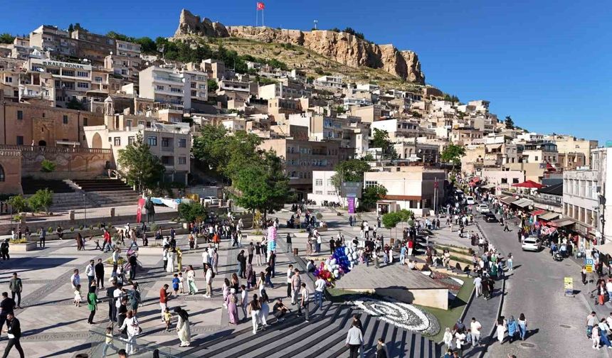 Tarihi kent Mardin, bayramda turistlerin gözdesi oldu