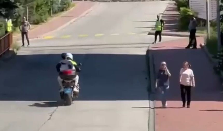 Gümüşhane'de polis ekiplerinden YKS'ye giren öğrencilere destek