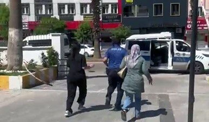 Kimliğini unutan öğrenciye polis yardım etti