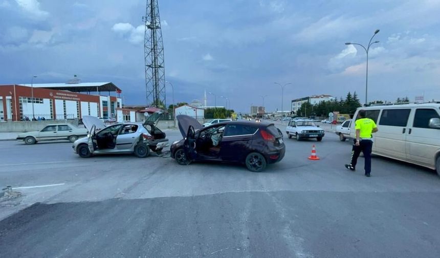 Karaman’da Zincirleme Kaza: Trabzon Plakalı Otomobil de Kazaya Karıştı