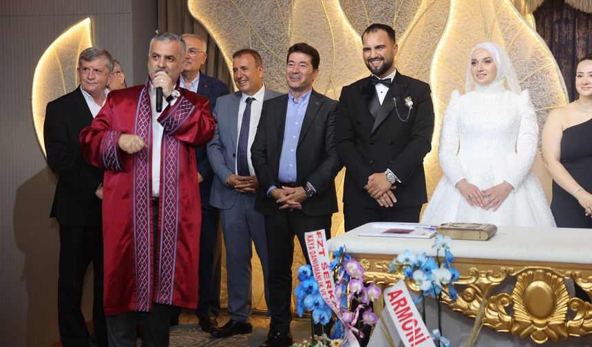 Terminal Pide’nin Sahibi Abdulkadir Bektaş’ın Oğlu Eray Bektaş Görkemli Düğünle Evlendi