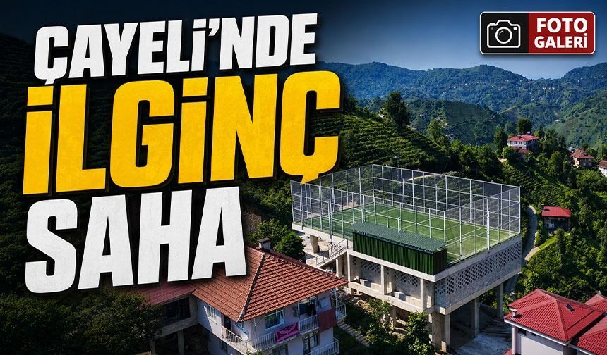 Rize’de Düz Alan Bulamayınca Çay Alım Yerinin Üstünü Halı Sahaya Çevirdiler
