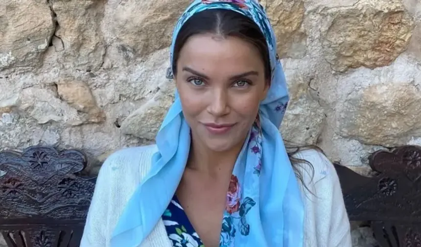 Yaren Güldiken’den Yaza Veda Pozları: “Ağlayarak Denize Girdim”