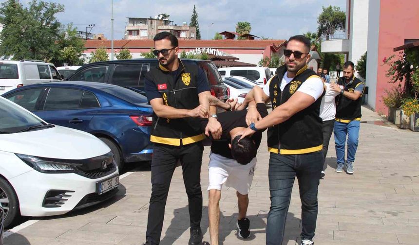 Pimi çekilen el bombasına bomba imha uzmanından koli bandıyla müdahale