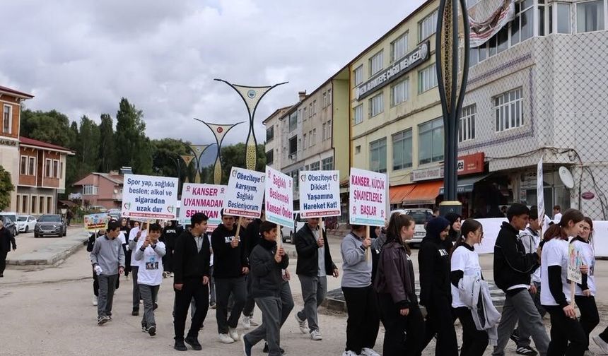 Bayburt'ta meme kanserine karşı farkındalık yürüyüşü düzenlendi