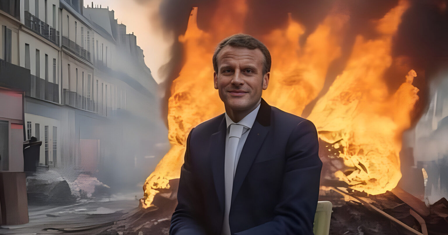 Macron 1536X806