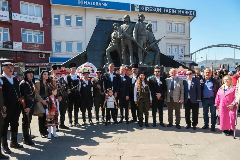 Milli Mücadele Kahramanı Topal Osman Ağa Unutulmadı; Mezarı Başında ...