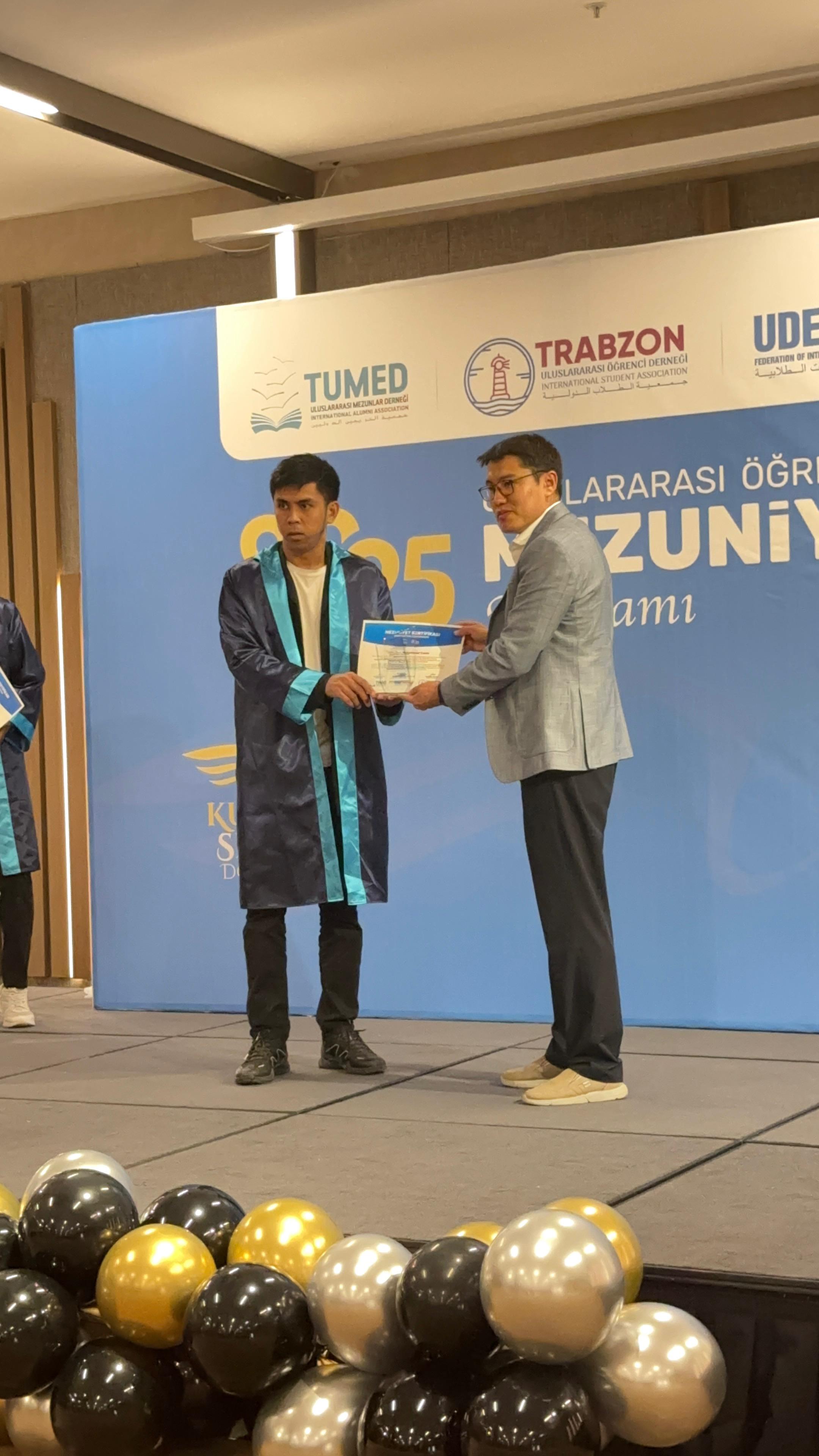 Trabzon Öğrenci̇ (1)-2