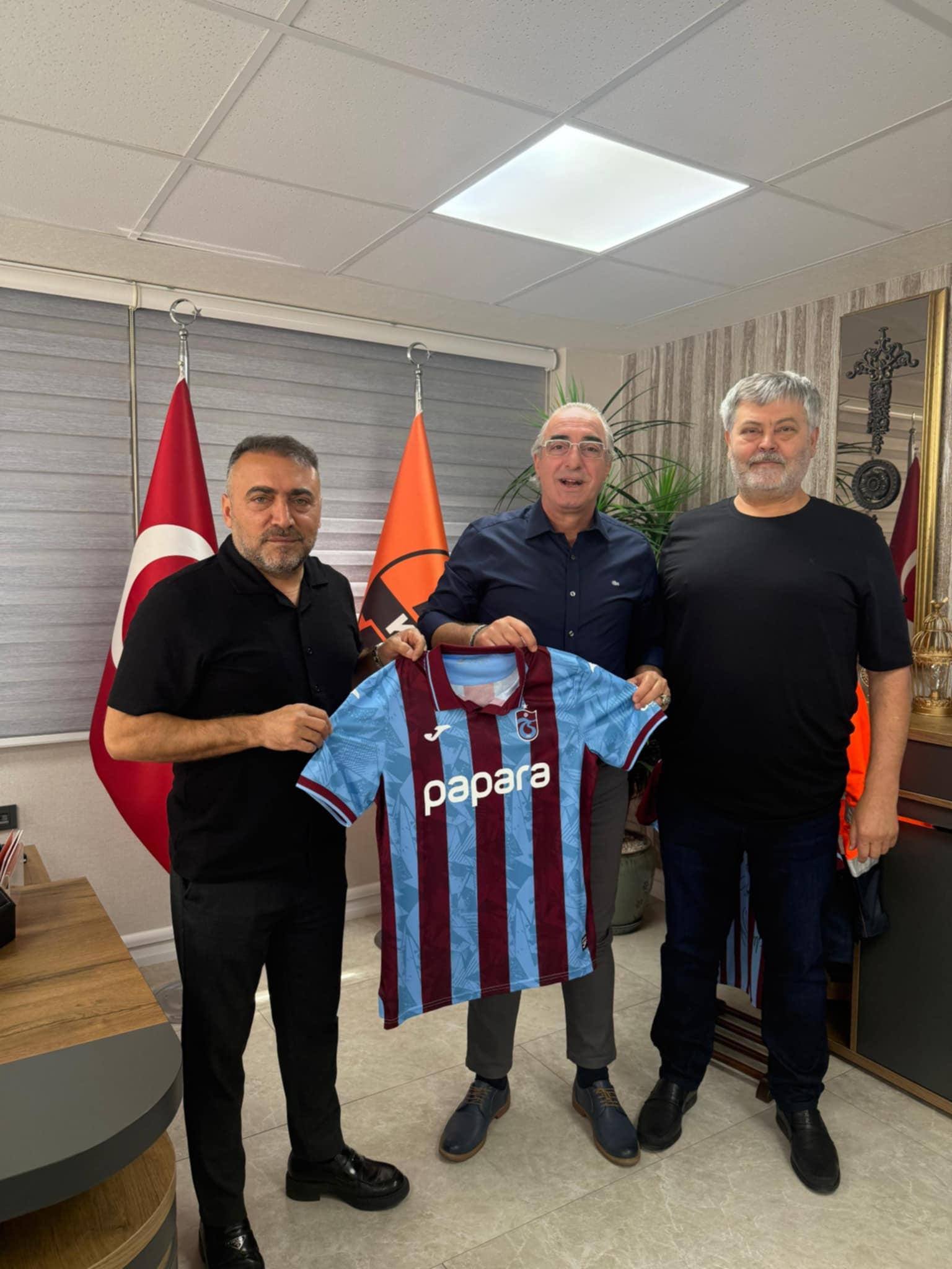 Z İ Y A R E T-24