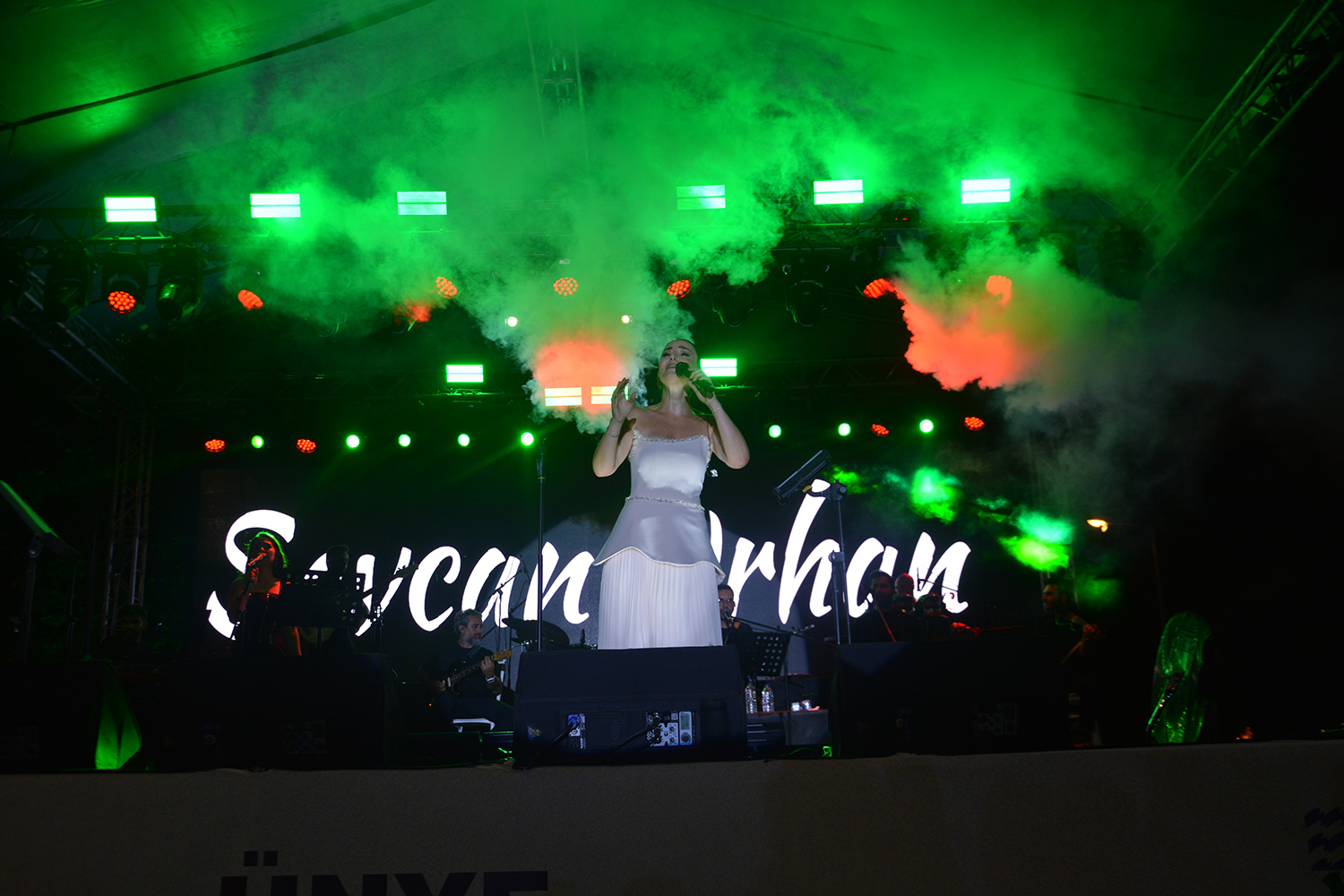 Sevcan Orhan 2