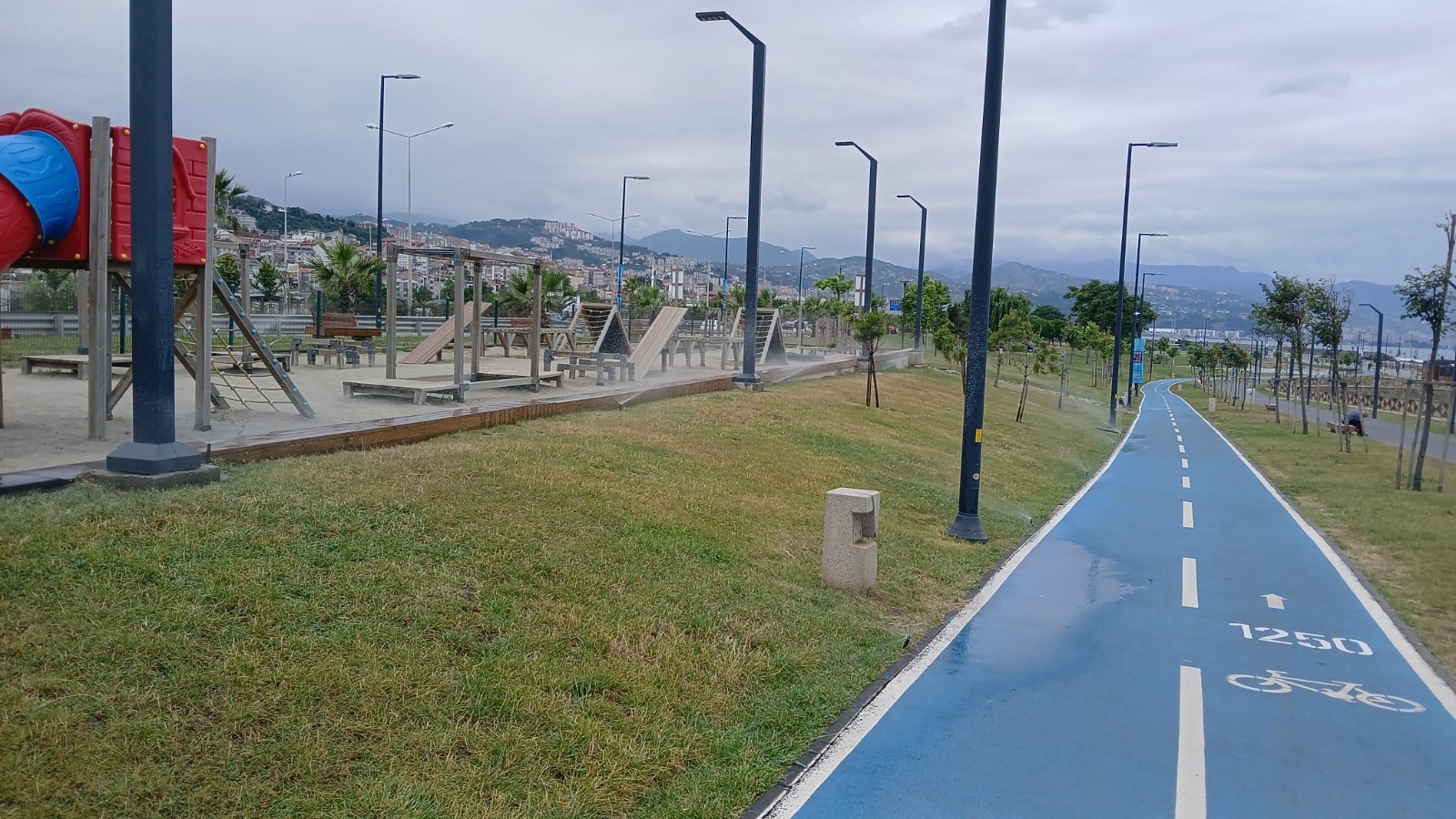 Park ve Bahçeler Dairesi Başkanlığı öncülüğünde yürütülen bu çalışmalar, kentin hemen her noktasında kendini hissettirmeye başladı.
